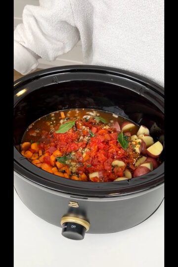 Easy beef stew in the crockpot