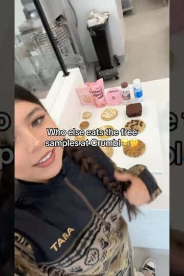 Free Crumbl Cookie😋 || Kayley Torres