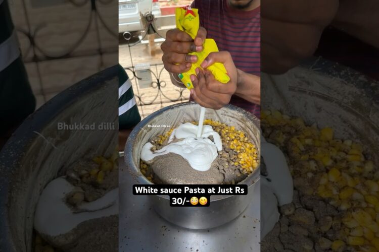 White sauce Pasta at Just Rs 30/-😳😋|| Indian Street Food