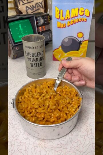 CRUNCHY BLAMCO MAC & CHEESE!