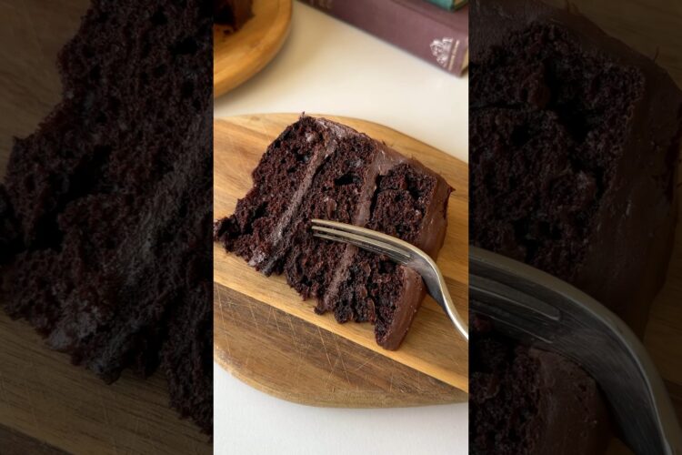 top 3 cakes of all time: chocolate cake
