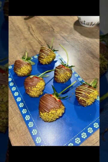 Would you try the Dubai Chocolate Covered Strawberries?! #raisingcultures #chocolate #stawberry