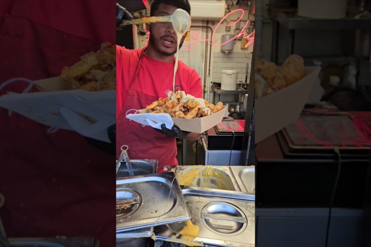 The Best Spicy Masala Fries in #London #camdenmarket #fries #fyp #foodie #chips