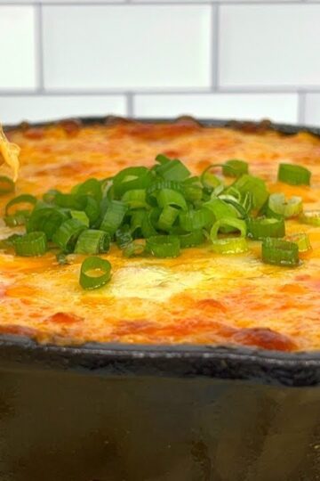 HOW TO MAKE SIMPLE BUFFALO CHICKEN DIP!