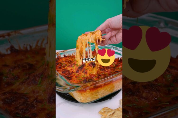 Make this SPICY Buffalo Chicken Dip & steal the show at any party!