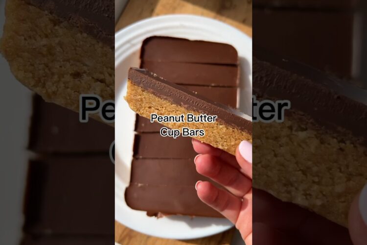 Peanut Butter Cup Bars ✨ My go to no-bake homemade snack. Recipe info in my bio #healthy #snack #yum