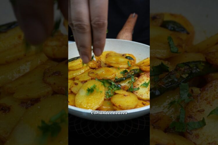 Quick Aloo Ki Sabji | Lunch Dinner Special 😋 #shorts