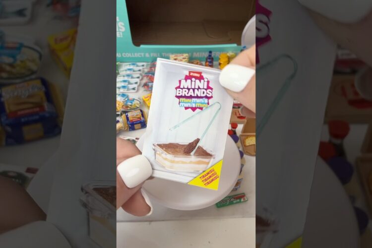 Tiramisu from the NEW MINI BRANDS  Fill the fridge series ☕️🍫 #minibrandsfillthefridge #minibrands