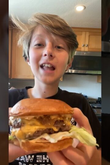 Cheeseburger! 🍔  #shorts #fyp #viral #cooking #food #recipe #chef #trending #burger  #cheeseburger