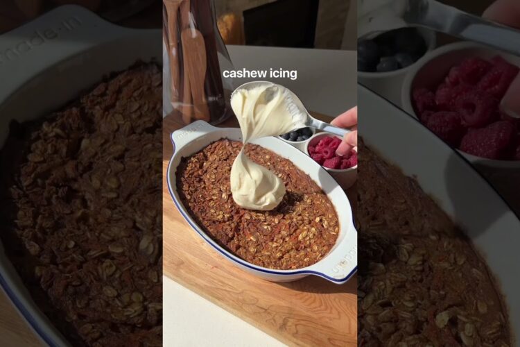 carrot cake baked oatmeal 🥕 #recipe #oats #shorts