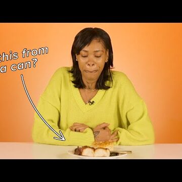 Southerners Try Each Other's Thanksgiving Plate