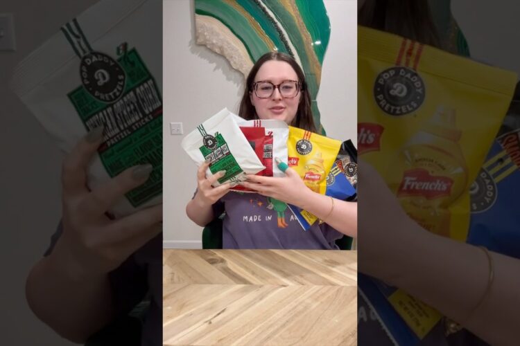 LETS TRY THE NEW POP DADDY PRETZELS 🥨 PT 1 #shorts #foodreview #popdaddy #pretzels #crunch #snacks