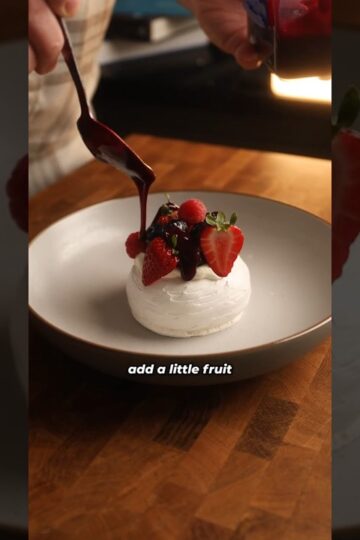 The Best Foolproof Pavlova Recipe Ever! #food #cooking