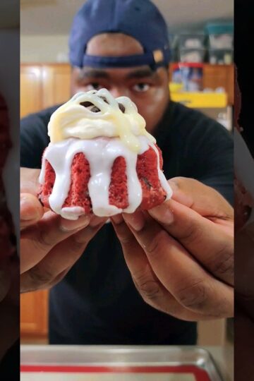 Mini Bundt Cakes #cake #food