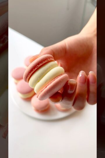 Will this fit for the Valentine’s Day? Strawberry Macarons #dessertrecipes #macarons #strawberry