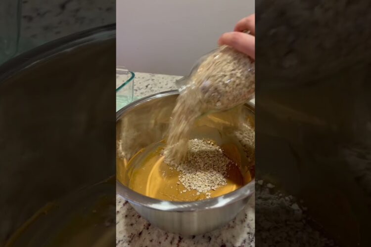 How to make homemade granola bars #recipe #makeitathome #homesteading #kitchenrestock