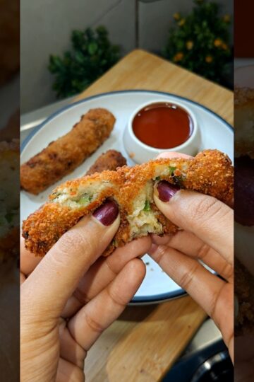 Crispy Potato Roll Recipe 🤤 So Easy, So Crunchy!😍#shorts #potato #snacks #viralvideo #shortsfeed