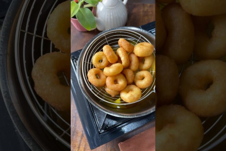 10 minutes snack 😍 Sooji Rings #snackrecipe #foodshorts