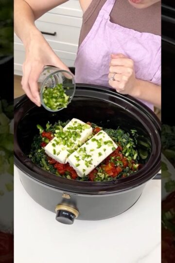 Easy crockpot appetizer  #easyrecipe #recipe #crockpot #spinach #slowcooker #appetizer