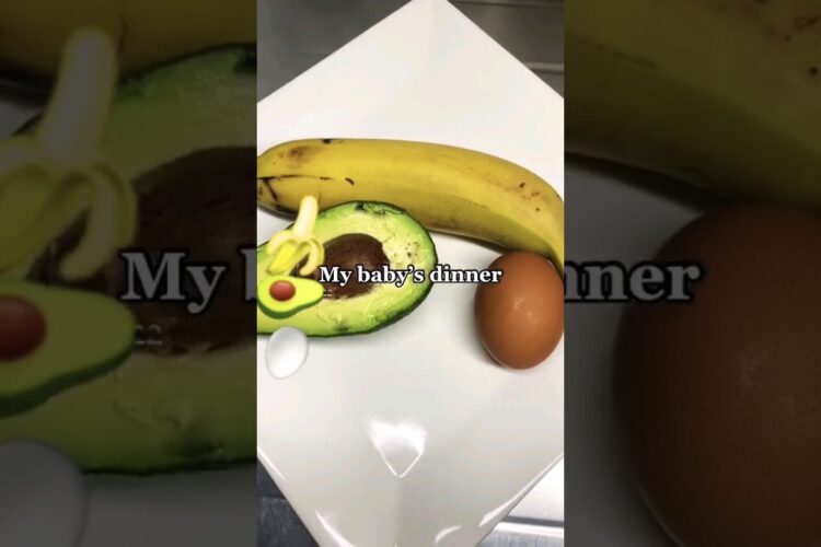 Healthy Dinner For Babies! Avocado Puree! #healthyfood #baby #avocado