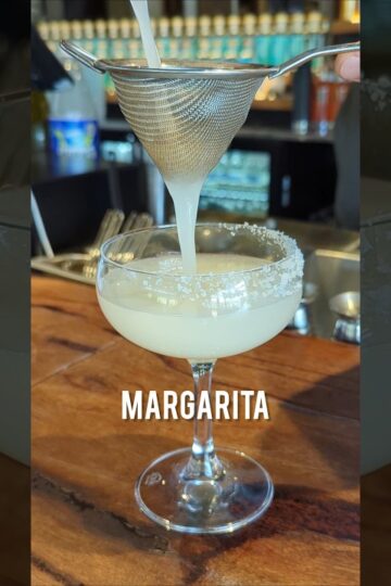 How to make a Margarita #cocktail #margarita #howto #recipe #tequila #cocktailrecipe #cointreau