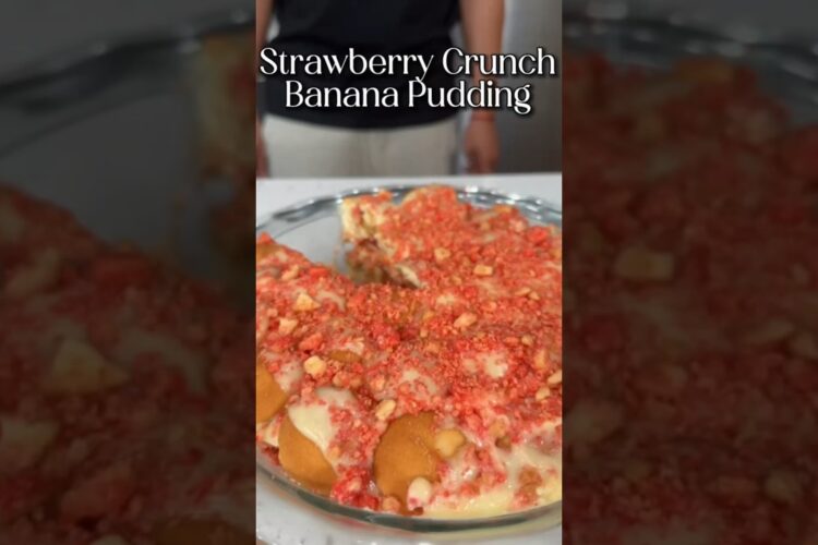 EASY STRAWBERRY CRUNCH BANANA PUDDING #Shorts