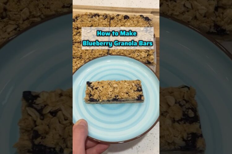 Homemade Blueberry Granola Bars: Healthy, Delicious, and Easy to Make! 🫐✨