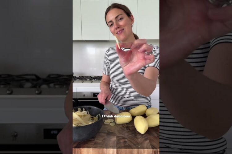 30 days of easy family dinners 17/30 — Crispy Potato Topped Beef ‘Pie’