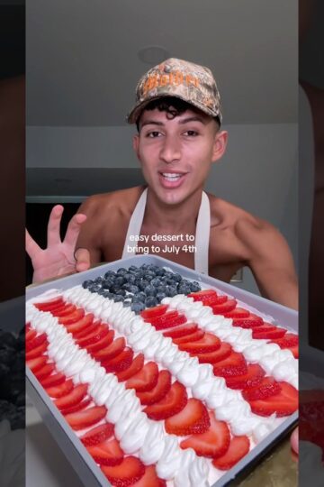 How to make a tres leches cake with an American flag for the Fourth of July