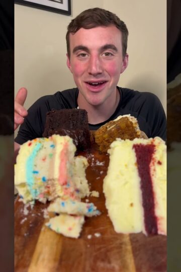 Best Cake From The Cheesecake Factory?🤔 #cheesecakefactory #cheesecake #cheesecakemukbang