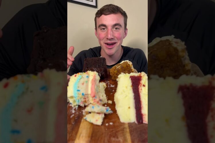 Best Cake From The Cheesecake Factory?🤔 #cheesecakefactory #cheesecake #cheesecakemukbang