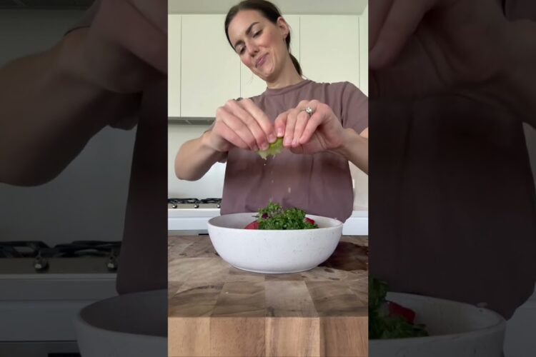 Loaded Veggie Nachos - 30 days of family dinners on a budget  #easyrecipe #familydinner