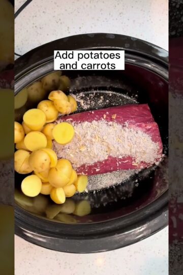 Crockpot Beef Roast with Potatoes and Carrots
