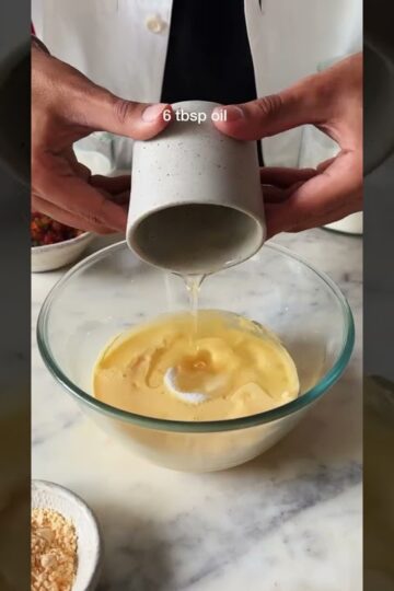 *NO OVEN & NO EGG* CUSTARD CAKE IN COOKER #shorts