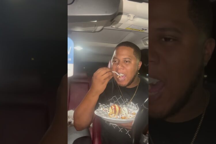 I think I just found the best funnel cake in Las Vegas Nevada 😱 !