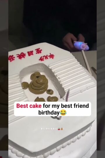 Toilet Cake… Surpise your friend with this cake #suratcafe #toilettrouble #cakeshorts #cakerecipe