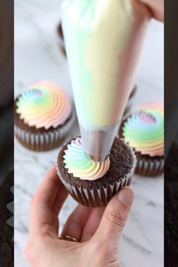 Rainbow Swirl Cupcakes! 🧁 #cakedecorating #shorts