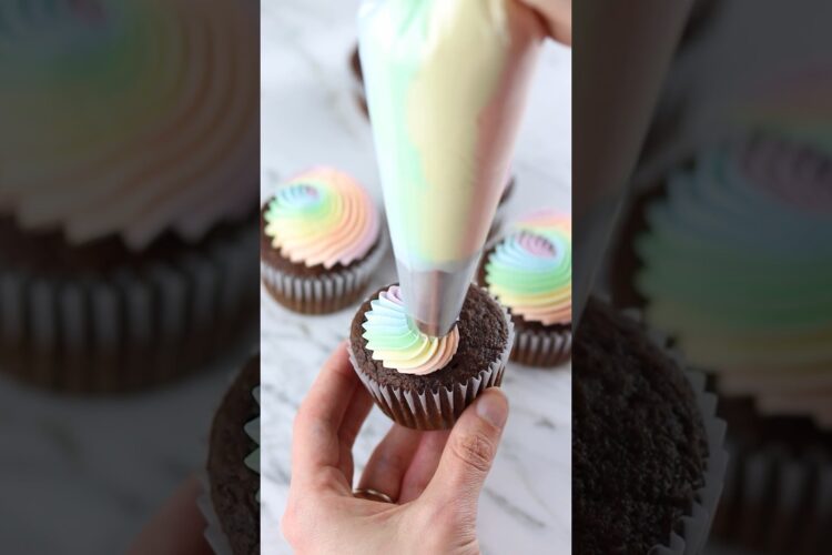 Rainbow Swirl Cupcakes! 🧁 #cakedecorating #shorts