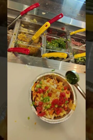 Nachos VS Mac and nachos 😎 #foodie #macandcheese #nachos #cheese