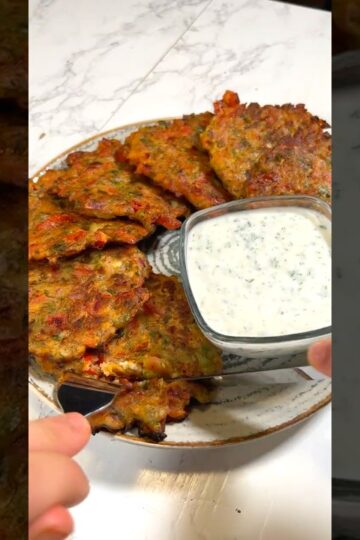 Crispy Greek Tomato Fritters Recipe 🍅 Easy Vegan Tomatokeftedes!