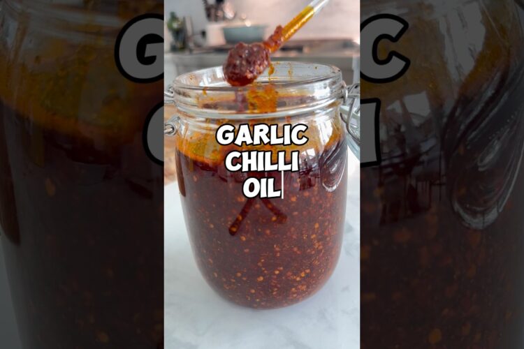 Fast and Easy Garlic Chilli Oil Recipe