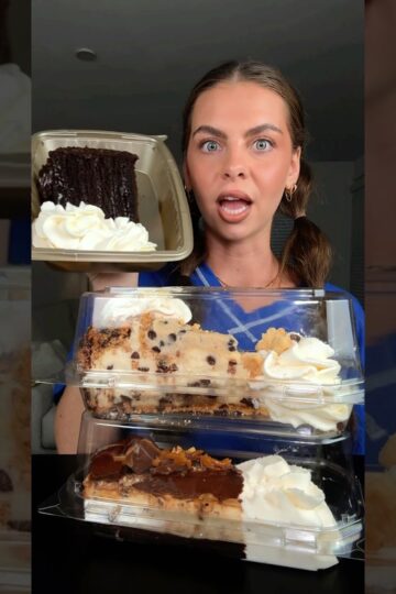 Trying and Rating EVERY Cheesecake from The Cheesecake Factory Part 1 🍰