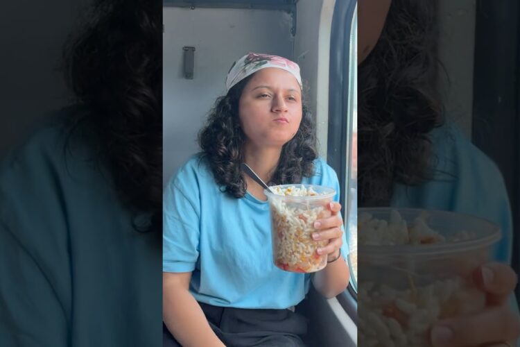 #606 Making BHELPURI in Train | Reached Hazrat Nizamuddin