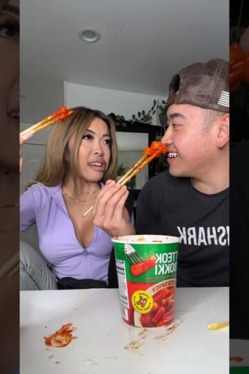 KOREAN INSTANT FOOD PT.2: SPICY RICE CAKES AND BLACK BEAN NOODLES