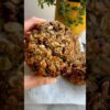 PROTEIN OATMEAL COOKIES. Make them mini for a healthy snack, or large for a healthy breakfast! Yum!