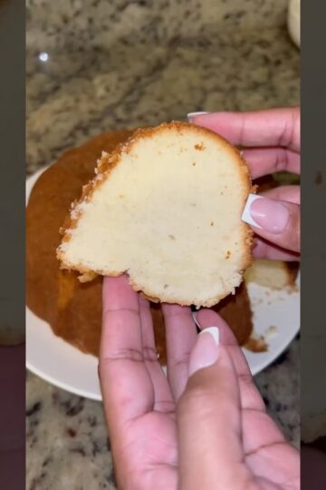 This is my fav Bundt Cake recipe 😊 #bundtcake #baking #cake #yummy #cookingshorts
