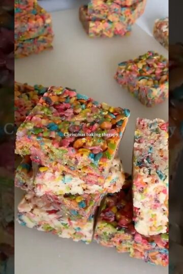 Homemade rice krispy treats! #christmas #algorithm #aesthetic #viralshorts #bakingtherapy #trend