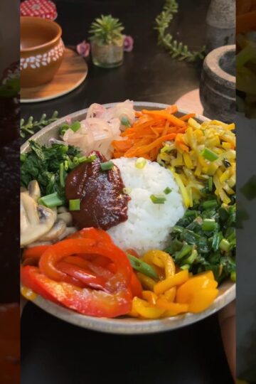 Korean Style Veg Bibimbap 🍲🥒 #koreanfood #bibimbap #koreanrecipe #food #recipe #dinnerideas