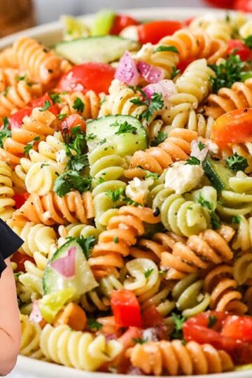The Only Pasta Salad I Bring to Cookouts (Everyone Wants It)