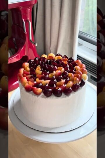 tres leches layer cake dressed for cherry season 🍒♥️ #baking #cake #tresleches #cakedecorating